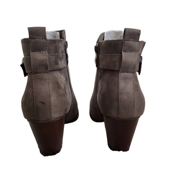 New Torrid Faux Suede Buckle Taupe Ankle Boot Size 10W - Picture 6 of 14